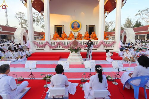 ภาพ No.73552:พิธีตักบาตรพระธรรมยาตราฯ ในโครงการธรรมยาตรากตัญญูบูชา มหาปูชนียาจารย์ พระมงคลเทพมุนี(สด จนฺทสโร) พระผู้ปราบมาร ปีที่ 11 ณ อนุสรณ์สถานลำดับที่ 4 สถานที่เกิดด้วยกายธรรม วัดโบสถ์ (บน) บางคูเวียง อ.บางกรวย จ.นนทบุรี วันที่ 22 มกราคม พ.ศ. 2566
