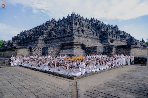 ภาพ No.331264:วันที่ 29 พฤษภาคม พ.ศ.2569 MBMI Tangerang (Majelis Agama Buddha Mahanikaya)  ได้มีการเตรียมงานเพื่อจัดงานวิสาขบูชานานาชาติ (ภาพชุดที่ 2)