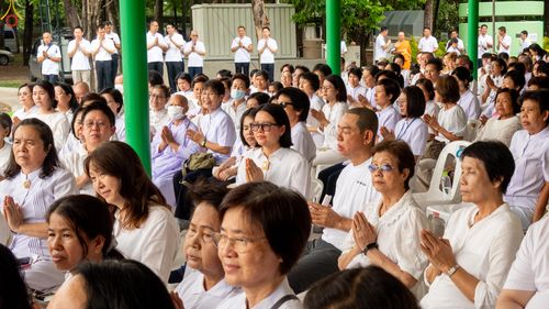 ภาพ No.330160:วันที่ 30 พฤษภาคม พ.ศ.2569 พิธีตัดปอยผมและปลงผม อุบาสกอุปสมบทอุทิศชีวิต 11 ท่าน ณ โบสถ์พระไตรปิฎก วัดพระธรรมกาย จังหวัดปทุมธานี