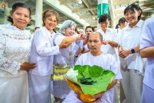 ภาพ No.333484:วันอาทิตย์ที่ 7 มิถุนายน พ.ศ.2569 พิธีตัดปอยผมและปลงผมนาคธรรมทายาท โครงการบรรพชาและอุปสมบทหมู่ธรรมทายาท รุ่นผู้บริหาร รุ่นที่ 16 ณ วิหารคด 11 วัดพระธรรมกาย