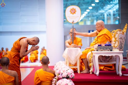 ภาพ No.342219:วันอาทิตย์ที่ 2 สิงหาคม พ.ศ.2569 พิธีมุทิตาสักการะพระภิกษุ  ผู้สอบได้เปรียญธรรม 9 ประโยค ระดับโลก ปีที่ 38, พิธีมอบโล่เกียรติยศ และทุนการศึกษา สำนักเรียนบาลีดีเด่นทั่วประเทศ ณ สภาธรรมกายสากล วัดพระธรรมกาย