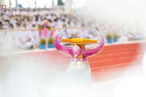 ภาพ No.65164:พิธีบูชาข้าวพระ และสาธุชนปฏิบัติธรรมร่วมกัน ในวันอาทิตย์ต้นเดือนที่ 4 ธันวาคม พ.ศ. 2565 ณ วัดพระธรรมกาย จ.ปทุมธานี