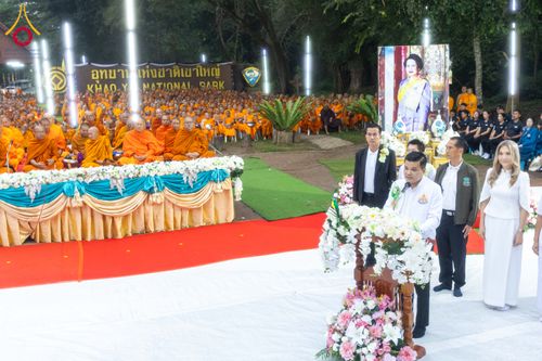 ภาพ No.285892:วันเสาร์ที่ 13 ธันวาคม พ.ศ.2568 พิธีตักบาตรพระภิกษุสามเณร 1,000 รูป ณ บริเวณหน้าอุทยานแห่งชาติเขาใหญ่ อำเภอปากช่อง จ.นครราชสีมา