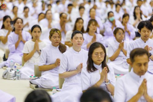 ภาพ No.331211:วันวิสาขบูชา อาทิตย์ที่ 31 พฤษภาคม พ.ศ.2569 พิธีปฏิบัติธรรม ณ ห้องแก้วสารพัดนึก 1  วัดพระธรรมกาย จังหวัดปทุมธานี