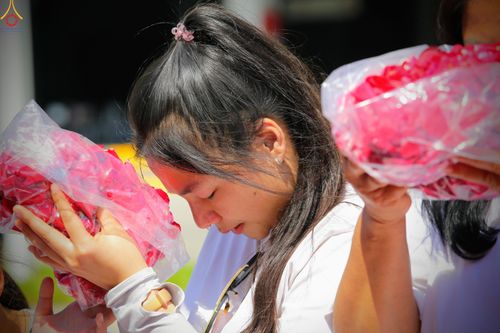 ภาพ No.304049:วันที่ 25 มกราคม พ.ศ. 2569 พิธีต้อนรับพระธรรมยาตรา  รร.สามัคคีราษฏร์บำรุง-วัดพระธรรมกาย ในโครงการธรรมยาตรา กตัญญูบูชา มหาปูชนียาจารย์ พระมงคลเทพมุนี(สด จนฺทสโร) พระผู้ปราบมาร อนุสรณ์สถาน 7 แห่ง ปีที่ 14