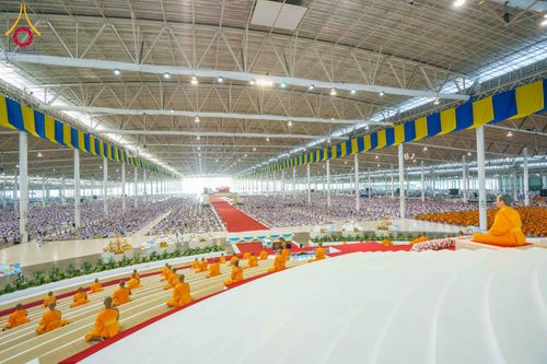 ภาพ No.308307:วันที่ 1  กุมภาพันธ์ พ.ศ. 2569 พิธีบูชาข้าวพระอาทิตย์ต้นเดือน ณ สภาธรรมกายสากล วัดพระธรรมกาย