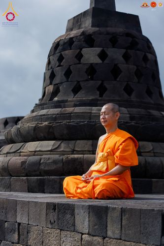 ภาพ No.280117:วันที่ 31 ธันวาคม พ.ศ. 2568 เดินธรรมยาตราที่บรมพุทธโธ อินโดนีเซีย