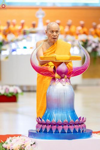 ภาพ No.277590:วันอาทิตย์ต้นเดือนที่ 7 ธันวาคม พ.ศ.2568 พิธีทอดผ้าป่าต้นสมบัติจักรพรรดิ ณ สภาธรรมกายสากล วัดพระธรรมกาย