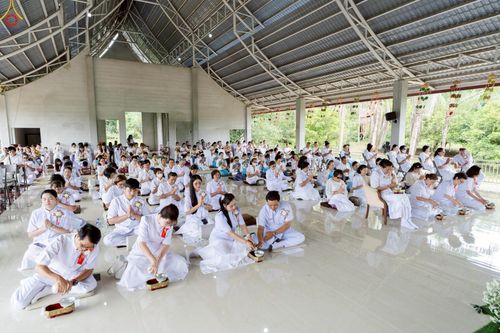 ภาพ No.234322:พิธีมุทิตาสักการะ "พระสิริรัตนเมธี" เจ้าคณะจังหวัดเลย ,พิธีถวายไทยธรรม ๙ วัด และพิธีทอดผ้าป่าเพื่อสร้างทุกสิ่ง  ในวาระทำบุญครบรอบ ๑๐ ปี ณ ศูนย์ปฏิบัติธรรมแก้วภูเรือ อ.ภูเรือ จ.เลย