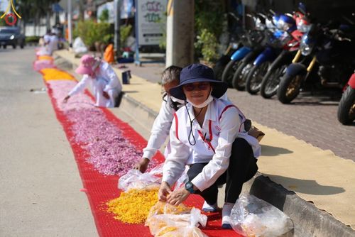 ภาพ No.108762:V.6 บุญเข้า การเตรียมงาน เก็บงาน การรับบุญของเจ้าหน้าที่หน่วยงานต่างๆ เพื่อโครงการธรรมยาตรา กตัญญูบูชามหาปูชนียาจารย์ พระมงคลเทพมุนี (สด จนฺทสโร) พระผู้ปราบมาร อนุสรณ์สถาน 7 แห่ง ปีที่ 12 ระหว่างวันที่ 2 - 31 มกราคม พ.ศ.2567