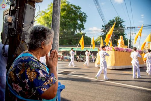 ภาพ No.248828:วันที่ 20 กันยายน พ.ศ. 2568 พิธีอัญเชิญรูปหล่อหลวงปู่วัดปากน้ำ ภาษีเจริญ จากวัดมงคลนิมิตร พระอารามหลวง เพื่อประดิษฐาน ณ วิหารพระมงคลเทพมุนี (สด จนฺทสโร)  ศูนย์ปฏิบัติธรรมภูเก็ต จ.ภูเก็ต