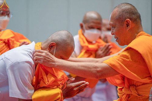 ภาพ No.141442:พิธีบรรพชาอุปสมบท โครงการอุปสมบทหมู่รุ่นผู้บริหาร รุ่นที่ 14 โครงการอุปสมบทหมู่ธรรมทายาท ระดับอุดมศึกษา รุ่นที่ 51 ภาคฤดูฝน ณ โบสถ์พระไตรปิฎก วัดพระธรรมกาย ในวันเสาร์ที่ 15 มิถุนายน พ.ศ. 2567