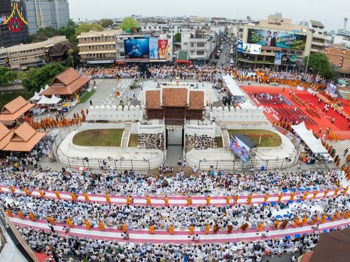 ภาพ No.210386:วันอาทิตย์ที่ 9 มีนาคม พ.ศ. 2568 พ่อเมืองโคราชจัดตักบาตรพระหมื่น ทำบุญเมือง 557 ปี