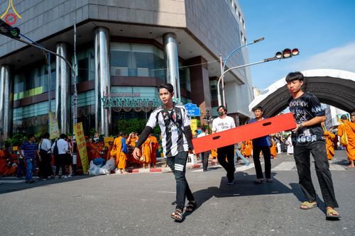 ภาพ No.151740:V.55 ทีมใหญ่ที่หาดใหญ่ เจ้าหน้าที่ทุกสถานะ หลายสัญชาติ ร่วมกันจัดงานตักบาตรที่หาดใหญ่ วันที่ 10-11 สิงหาคม พ.ศ. 2567