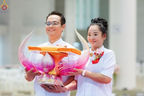 ภาพ No.160232:พิธีทอดผ้าป่าสมทบกฐินวัดพระธรรมกาย และสมทบกฐิน 30,000 วัดทั่วไทย ครั้งที่ 3 ณ สภาธรรมกายสากล วัดพระธรรมกาย วันพฤหัสบดีที่ 10 ตุลาคม พ.ศ. 2567