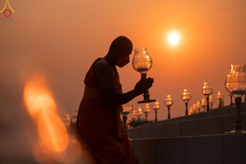 ภาพ No.122083:พิธีจุดประทีปถวายเป็นพุทธบูชา และบูชาธรรมมหาปูชนียาจารย์ พระมงคลเทพมุนี(สด จนฺทสโร) ในโครงการธรรมยาตรา กตัญญูบูชา มหาปูชนียาจารย์ พระมงคลเทพมุนี(สด จนฺทสโร) พระผู้ปราบมาร อนุสรณ์สถาน 7 แห่ง ปีที่ 12 วันที่ 31 มกราคม พ.ศ. 2567 ณ วัดพระธรรมกาย จ.ปทุมธานี
