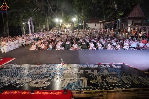 ภาพ No.156490:วัดพุทธบาหลีและวัดพระธรรมกาย จัดปฏิบัติธรรมนานาชาติ 1,151 คนจาก 78 ประเทศ ใน "วันสันติภาพสากล" ณ บาหลี อินโดนีเซีย วันเสาร์ที่ 21 กันยายน พ.ศ. 2567 เวลา 16.00-21.00 น. ณ พิพิธภัณฑ์ ARMA เมืองอูบุด จังหวัดบาหลี ประเทศอินโดนีเซีย