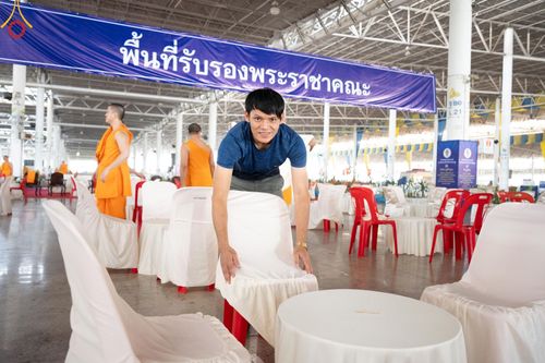 ภาพ No.59749:V.39 ทุ่มสุดใจ ธรรมชัย 80 ปี การเตรียมงาน การปฏิบัติงาน ของเจ้าหน้าที่หน่วยงานต่างๆ เพื่อพิธีฉลองอายุวัฒนมงคล 80 ปี หลวงพ่อธัมมชโย และรับถวายมหาสังฆทาน 10,000 กว่าวัดทั่วประเทศ ในวันคุ้มครองโลก จันทร์ที่ 22 เมษายน พ.ศ. 2567