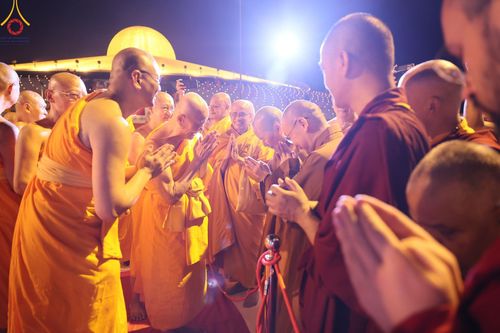 ภาพ No.125124:พิธีเวียนประทักษิณและจุดมาฆประทีป (ชุดที่ 2) ในวันมาฆบูชา เสาร์ที่ 24 กุมภาพันธ์ พ.ศ. 2567 ณ พระมหาธรรมกายเจดีย์ วัดพระธรรมกาย