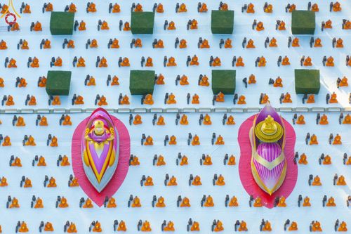 ภาพ No.187034:พระธรรมยาตราปฏิบัติธรรม และถ่ายภาพหมู่ประวัติศาสตร์ ปีที่ 13 ณ ลานทิศตะวันออก มหาวิหารพระมงคลเทพมุนี วัดพระธรรมกาย จ.ปทุมธานี วันเสาร์ที่ 28 ธันวาคม พ.ศ. 2567