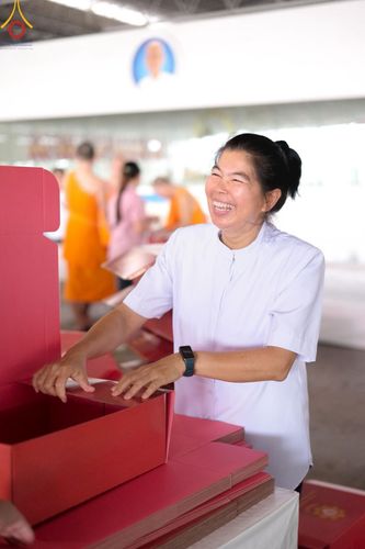 ภาพ No.210983:วันที่ 15 มีนาคม พ.ศ. 2568  บุญบรรจุกล่องไทยธรรม เพื่อถวายแด่พระสังฆาธิการ 40,000 กว่าวัดทั่วไทย ในวันคุ้มครองโลก 22 เมษายน พ.ศ. 2568