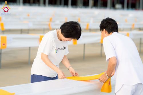 ภาพ No.217845:วันที่ 10-14 เมษายน พ.ศ. 2568 เจ้าหน้าที่อาสาสมัคร เตรียมงานวันคุ้มครองโลก ชุดที่ 2 วัดพระธรรมกาย จ.ปทุมธานี