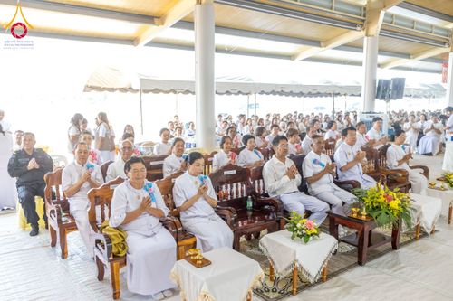 ภาพ No.230264:วันเสาร์ที่ 28 มิถุนายน พ.ศ. 2568 พิธีถวายสังฆทาน 323 วัด 4 จังหวัดชายแดนใต้ ปีที่ 21 ครั้งที่ 178 พิธีมอบกองทุนหนุนแรงใจช่วยครูใต้ ปีที่ 18 ครั้งที่ 142 ณ ศูนย์อบรมเยาวชนจังหวัดปัตตานี
