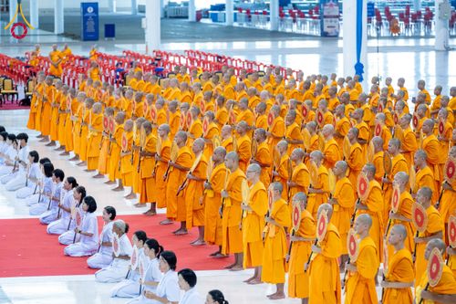 ภาพ No.237549:วันอาทิตย์ที่ 10 สิงหาคม พ.ศ.2568 พิธีมอบใบประกาศเกียรติคุณ โครงการสอบบาลี "ฉลองแชมป์" บูชาธรรม 80 ปี หลวงพ่อธัมมชโย ประจำปี 2568 และ พิธีมอบดวงแก้วสามเณรทรงบาลีไวยากรณ์ ณ สภาธรรมกายสากล วัดพระธรรมกาย ปทุมธานี