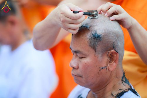 ภาพ No.135822:พิธีปลงผมธรรมทายาท โครงการบรรพชาและอุปสมบทหมู่ รุ่นบูชาธรรม 80 ปี หลวงพ่อธัมมชโย ณ หมู่บ้านบรรลุธรรม วัดพระธรรมกาย วันที่ 7 เมษายน พ.ศ. 2567