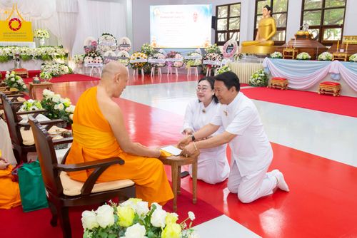 ภาพ No.314501:วันศุกร์ที่ 20 มีนาคม พ.ศ. 2569 พิธีบำเพ็ญกุศล คุณพ่อณรงค์ จินตมากุล โยมบิดา พระครูปลัดรัตนวีรวัฒน์ (รังสฤษดิ์ อิทฺธิจินตโก) ที่ปรึกษาเจ้าคณะจังหวัดปทุมธานี เจ้าอาวาสวัดพระธรรมกาย  ณ ห้องปลูกศรัทธา 2 วัดพระธรรมกาย ปทุมธานี