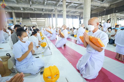 ภาพ No.84153:พิธีเวียนประทักษิณ พิธีวันทาเจดีย์ พิธีขอขมา และมอบผ้าไตร  ในโครงการบรรพชาอุปสมบทหมู่ธรรมทายาทรุ่นเข้าพรรษา และโครงการบรรพชาสามเณรโรงเรียนนานาชาติ รุ่นที่12 ในวันเสาร์ที่ 22 กรกฎาคม พ.ศ. 2566