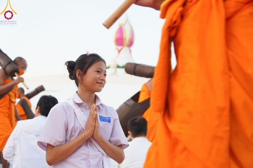 ภาพ No.107976:พิธีต้อนรับพระธรรมยาตรา ในโครงการธรรมยาตรากตัญญูบูชา มหาปูชนียาจารย์ พระมงคลเทพมุนี(สด จนฺทสโร) พระผู้ปราบมาร อนุสรณ์สถาน 7 แห่ง ปีที่ 12 วันที่ 7 มกราคม พ.ศ. 2567 ณ อนุสรณ์สถานคลองบางนางแท่น  อ.สามพราน จ.นครปฐม