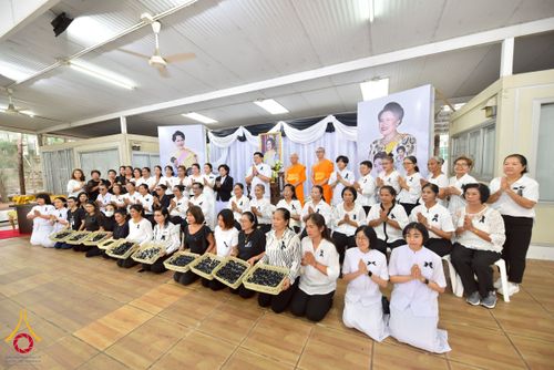 ภาพ No.267675:วันที่ 7 พฤศจิกายน พ.ศ. 2568 พสกนิกรอำเภอคลองหลวง รวมใจบำเพ็ญกุศลปัณรสมวาร (15 วัน) อุทิศถวายเป็นพระราชกุศลแด่ “สมเด็จพระพันปีหลวง” ณ วัดพระธรรมกาย