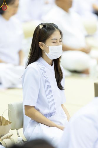 ภาพ No.143509:พิธีตักบาตร ข้าวสารอาหารแห้ง ณ บ้านแก้วเรือนทองคุณยายฯ และ พิธีบูชาข้าวพระ  ณ สภาธรรมกายสากล วัดพระธรรมกาย วันอาทิตย์ที่ 7 กรกฎาคม พ.ศ. 2567