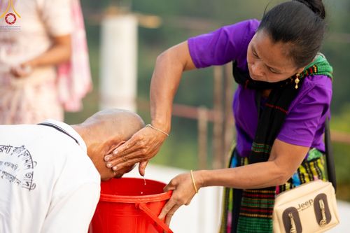 ภาพ No.127711:Photo Story ปฐมบรรพชาชาวพุทธมาร์มา Episode 2/5 วันที่ 6-7 กุมภาพันธ์ พ.ศ. 2567  โครงการบรรพชาครั้งประวัติศาสตร์ แห่งเทือกเขาจิตตะกอง  ครั้งแรกของชาวพุทธมาร์มา บังกลาเทศ บูชาธรรม 80 ปีหลวงพ่อธัมมชโย ณ วัดธัมจักร อรัญกุฏิ เมืองรัมการ์ คาร์กาชารี บังกลาเทศ