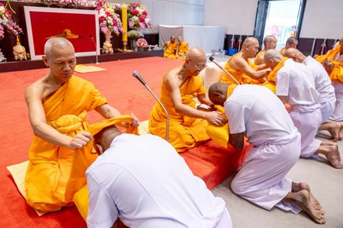 ภาพ No.232388:วันเสาร์ที่ 5 กรกฎาคม พ.ศ. 2568 พิธีบรรพชาอุปสมบท ธรรมทายาท โครงการบรรพชาอุปสมบทหมู่ รุ่นเข้าพรรษา ,  โครงการบวชพระนานาชาติ AEC & WAB รุ่นที่ 9 ณ วัดพระธรรมกาย