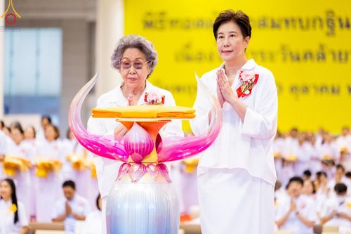 ภาพ No.160238:พิธีทอดผ้าป่าสมทบกฐินวัดพระธรรมกาย และสมทบกฐิน 30,000 วัดทั่วไทย ครั้งที่ 3 ณ สภาธรรมกายสากล วัดพระธรรมกาย วันพฤหัสบดีที่ 10 ตุลาคม พ.ศ. 2567