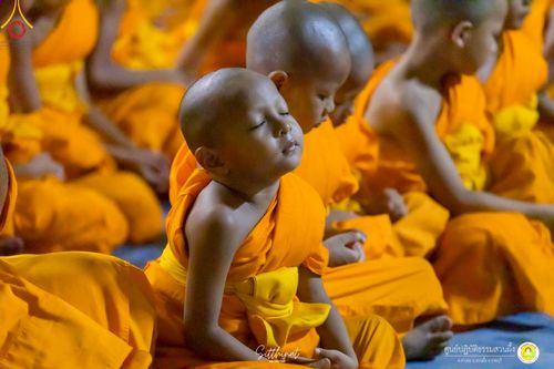 ภาพ No.222263:วันที่ 26-27 เมษายน พ.ศ. 2568 ศูนย์ปฏิบัติธรรมสวนผึ้ง ร่วมกับ ธุดงค์คสถานประจวบคีรีขันธ์ และวัดอ่าวน้อย  จัดกิจกรรมเดินธรรมยาตรา ตักบาตรข้าวสารอาหารแห้ง และจุดประทีปถวายเป็นพุทธบูชา ณ วัดอ่าวน้อย จ.ประจวบคีรีขันธ์