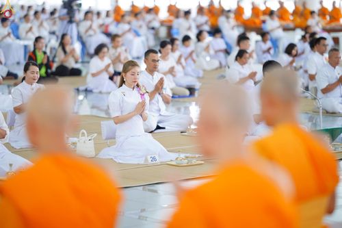 ภาพ No.229793:วันที่ 25 มิถุนายน พ.ศ. 2568 (แรม 15 ค่ำ เดือน 7) พิธีบุพเปตพลี ครั้งที่ 166 ร่วมอุทิศบุญแด่หมู่ญาติที่ล่วงลับไปแล้ว และสืบทอดอายุพระพุทธศาสนา ณ หอฉันคุณยายอาจารย์ฯ วัดพระธรรมกาย