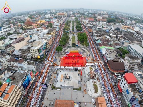 ภาพ No.210392:วันอาทิตย์ที่ 9 มีนาคม พ.ศ. 2568 พ่อเมืองโคราชจัดตักบาตรพระหมื่น ทำบุญเมือง 557 ปี