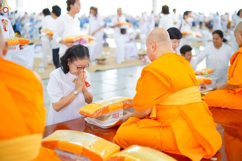 ภาพ No.247497:วันจันทร์ที่ 22 กันยายน พ.ศ. 2568 (วันพระ แรม 15 ค่ำ เดือน 10) พิธีบุพเปตพลี ครั้งที่ 170 ร่วมอุทิศบุญแด่หมู่ญาติที่ล่วงลับไปแล้ว และสืบทอดอายุพระพุทธศาสนา ณ หอฉันคุณยายอาจารย์ฯ วัดพระธรรมกาย