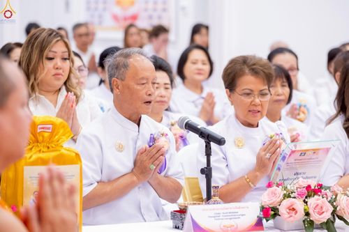 ภาพ No.234715:วันอาทิตย์ที่ 20 กรกฎาคม  พ.ศ.2568 พิธีทอดผ้าป่าภาคพื้นอเมริกา พิธีเจริญพระพุทธมนต์ ฉลองอาคารแก้วธรรมชัยรัตนอนันต์ วัดพระธรรมกายเทนเนสซี ประเทศสหรัฐอเมริกา