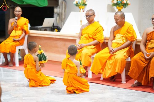 ภาพ No.61185:สามเณรออกบิณฑบาต และกิจกรรมอบรมสามเณร ในโครงการบรรพชาสามเณรฟื้นฟู พระพุทธศาสนาทั่วไทย ณ ศูนย์อบรมที่พักสงฆ์บ้านร่มเย็น จ.นราธิวาส วันที่ 2-15 เมษายน พ.ศ. 2567