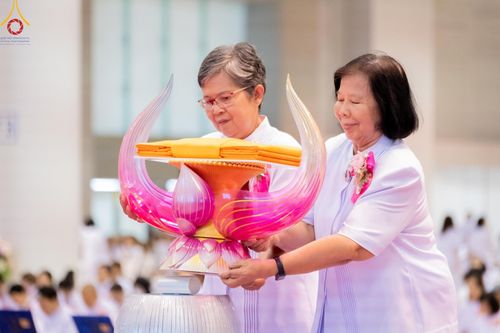 ภาพ No.154614:พิธีทอดผ้าป่าสมทบกฐินวัดพระธรรมกาย และสมทบกฐิน 30,000 วัดทั่วไทย ครั้งที่ 2 ณ สภาธรรมกายสากล วัดพระธรรมกาย วันอังคารที่ 17 กันยายน พ.ศ. 2567