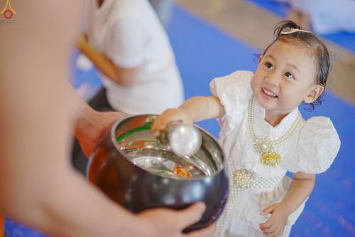 ภาพ No.240513:วันพุธที่ 27 สิงหาคม พ.ศ. 2568 พิธีตักบาตร ในวันธรรมชัย ณ วัดพระธรรมกาย จ.ปทุมธานี