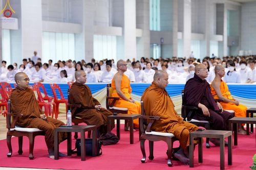 ภาพ No.137282:พิธีตักบาตร และปฏิบัติธรรม ในวันวิสาขบูชา วันพุธที่ 22 พฤษภาคม พ.ศ. 2567 ( วันพระขึ้น15 ค่ำ เดือน 6 ) ณ วัดพระธรรมกาย จ.ปทุมธานี