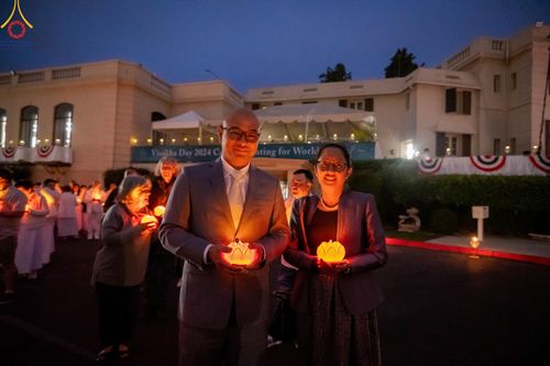 ภาพ No.138370:วิสาขบูชานานาชาติ วัดพระธรรมกายแคลิฟอร์เนีย ประเทศสหรัฐอเมริกา วันพุธที่ 22 พฤษภาคม พ.ศ. 2567