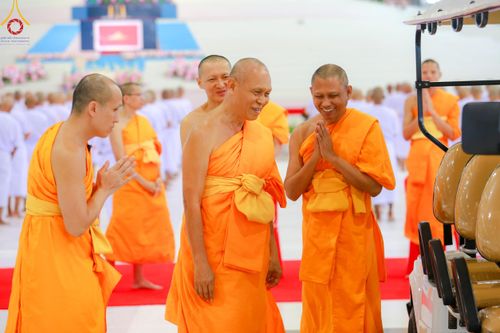 ภาพ No.180654:พิธีบรรพชาอุปสมบท โครงการอุปสมบทบูชาธรรมมหาปูชนียาจารย์ ประจำปีพุทธศักราช 2567 วันเสาร์ที่ 7 ธันวาคมพ.ศ. 2567 ณ วัดพระธรรมกาย จ.ปทุมธานี