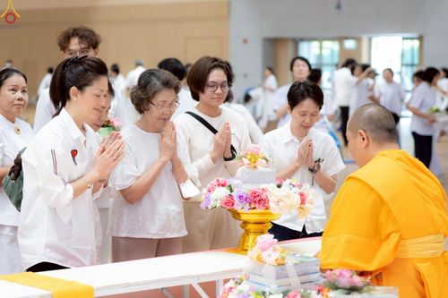 ภาพ No.225461:วันอาทิตย์ที่ 18 พฤษภาคม พ.ศ. 2568 พิธีร่วมบุญการศึกษา พระภิกษุ สามเณร ณ ห้องแก้วสารพัดนึก 2 วัดพระธรรมกาย