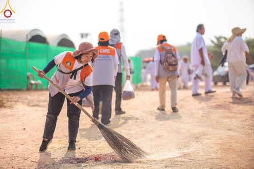 ภาพ No.130119:V.34 เพื่อธรรมเพื่อบางกล่ำ การรับบุญของเจ้าหน้าที่หน่วยงานต่างๆ  เพื่องานธรรมยาตราอัญเชิญพระบรมสารีริกธาตุ ประดิษฐาน ณ มหารัตนเจดีย์สิริปทุมสวรรค์ (เจดีย์อริยพุทธะ 5 พระองค์) ณ ศูนย์ปฏิบัติธรรมภาคใต้ อ.บางกล่ำ จ.สงขลา ระหว่างวันที่ 9-10 มีนาคม พ.ศ. 2567